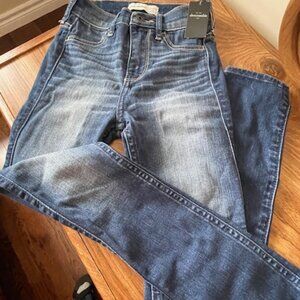 Abercrombie Child’s - Jeans - NWT – Size 12 slim fit